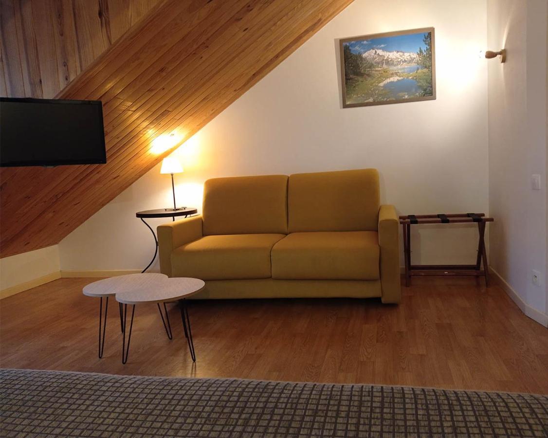 Hotel De La Gare Пьерфит-Несталас Экстерьер фото